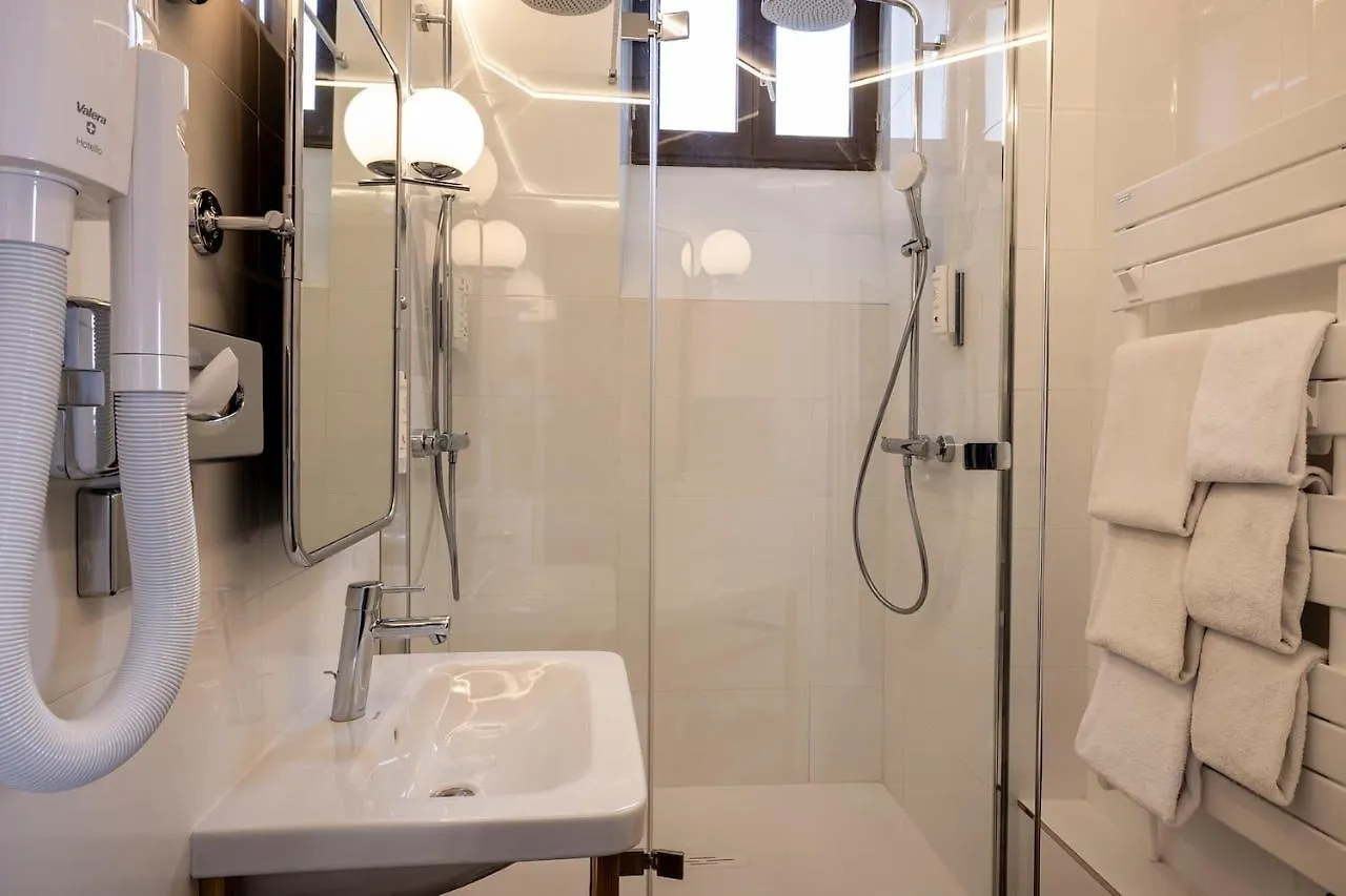 Des Marronniers Hotel Paris